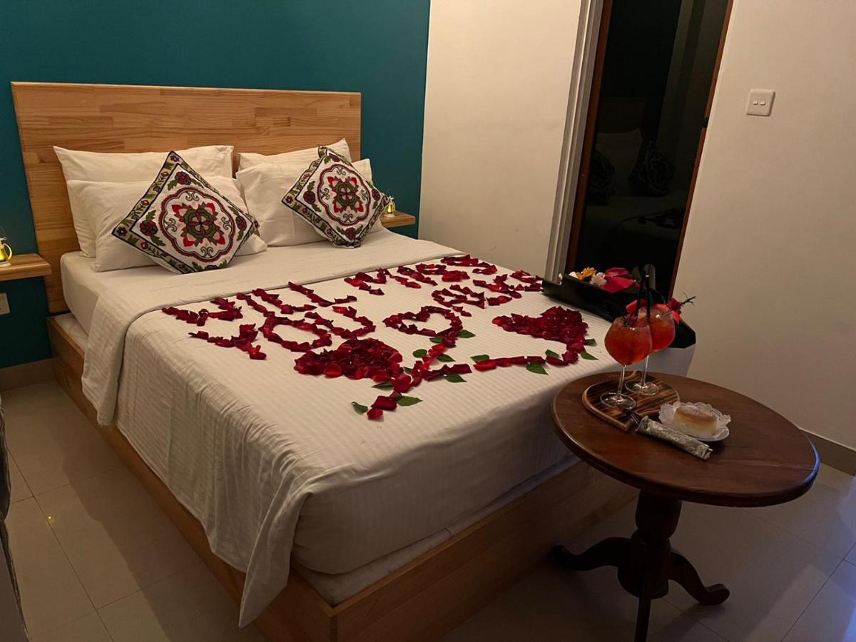 Vilu Rest Hotel Malé Buitenkant foto