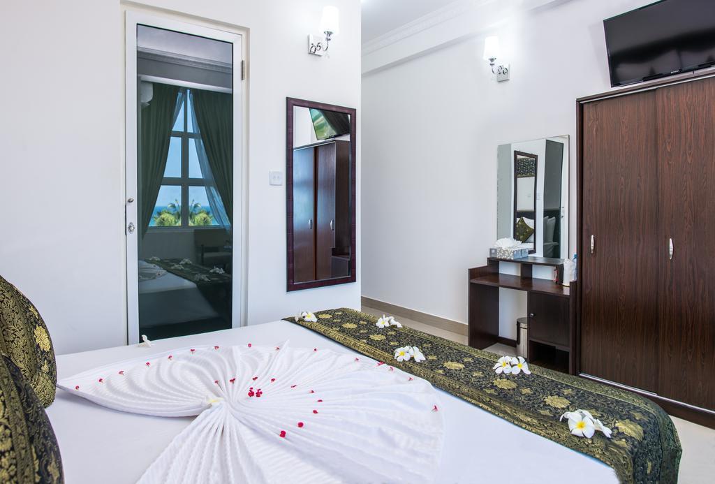 Vilu Rest Hotel Malé Buitenkant foto