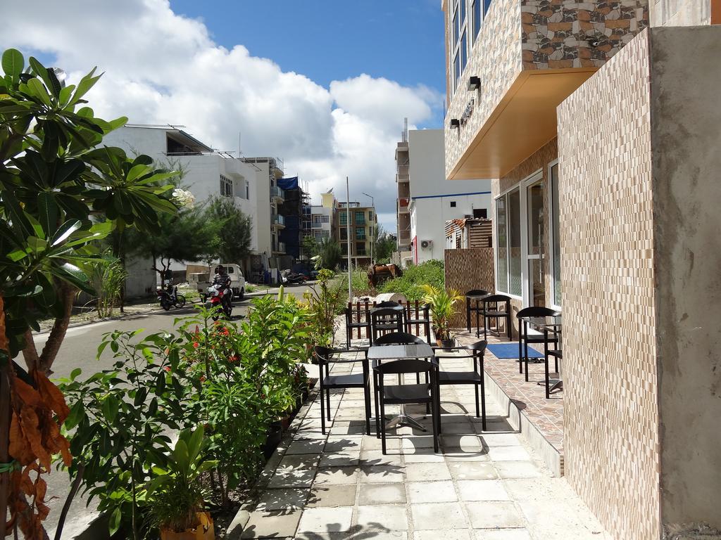 Vilu Rest Hotel Malé Buitenkant foto