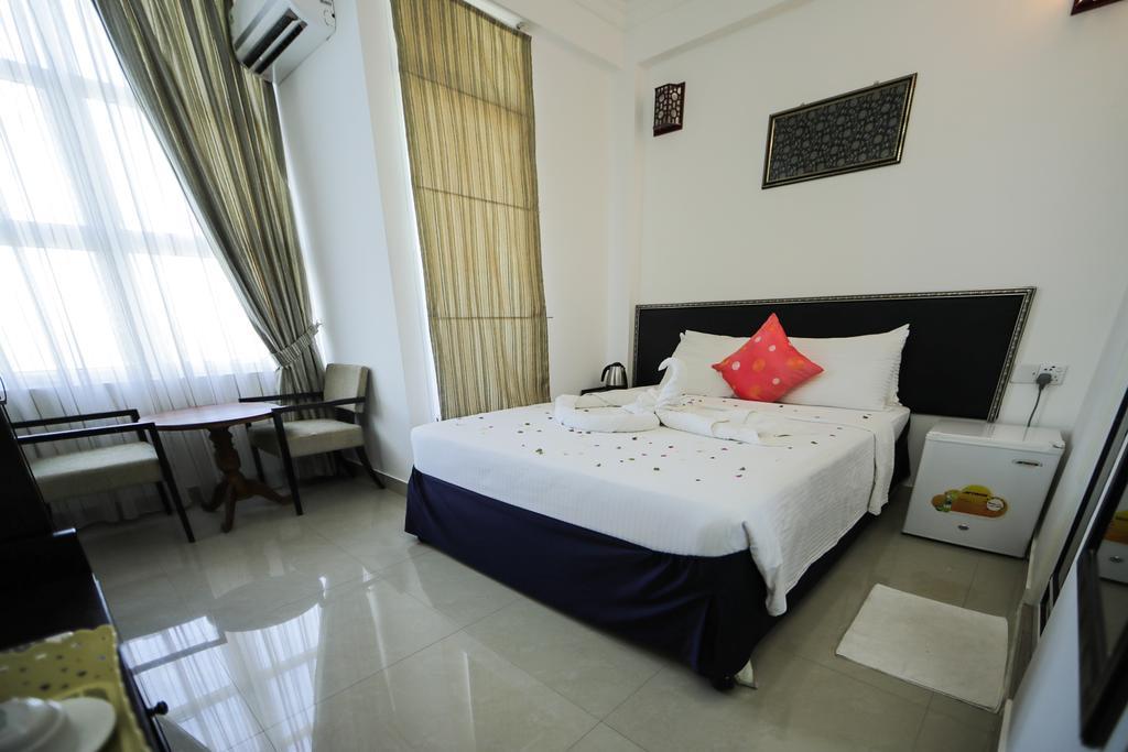 Vilu Rest Hotel Malé Buitenkant foto