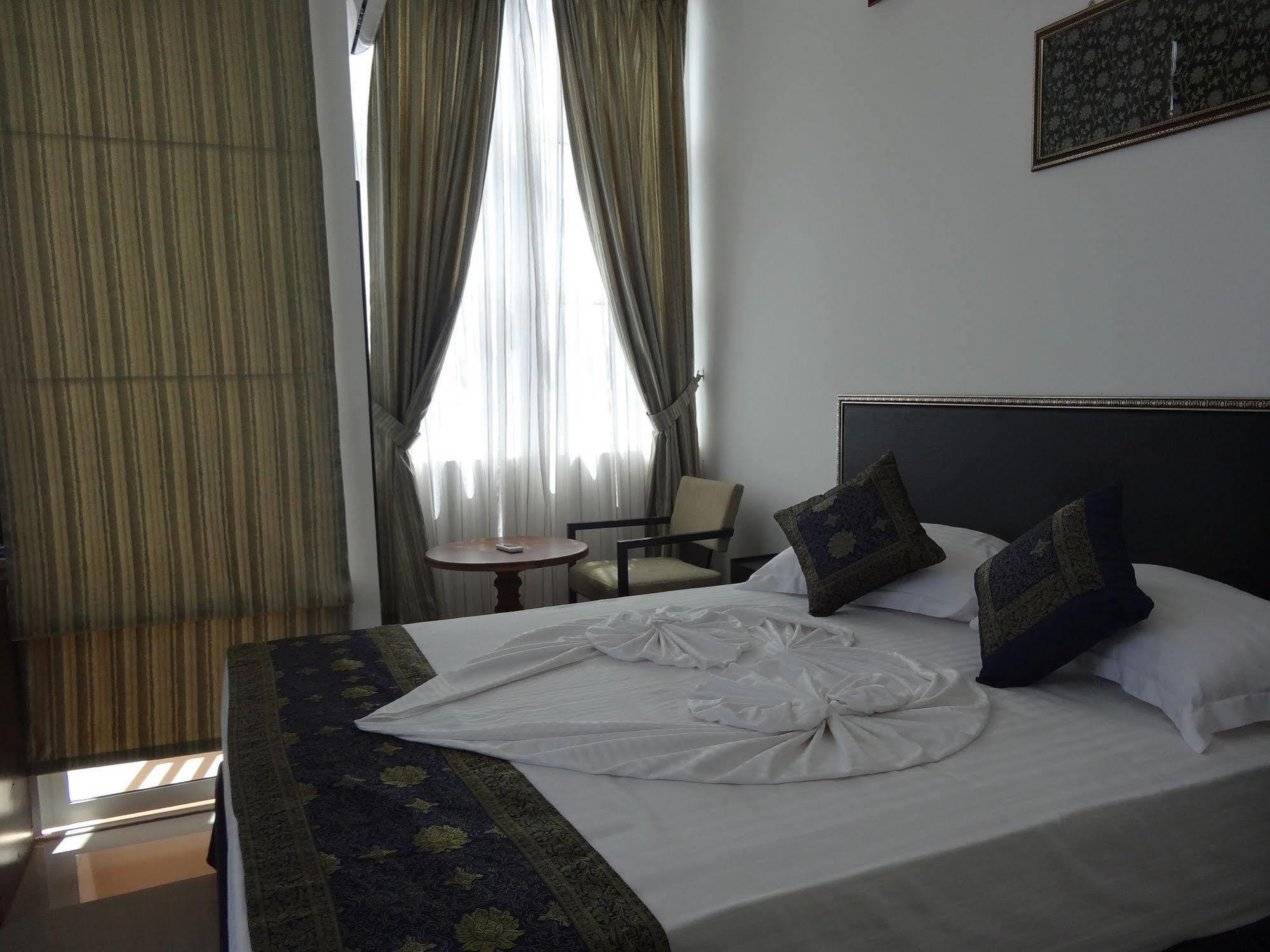 Vilu Rest Hotel Malé Buitenkant foto